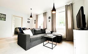 Walk To Park, Modern 2Bd Kitchen! Balcony, Parking