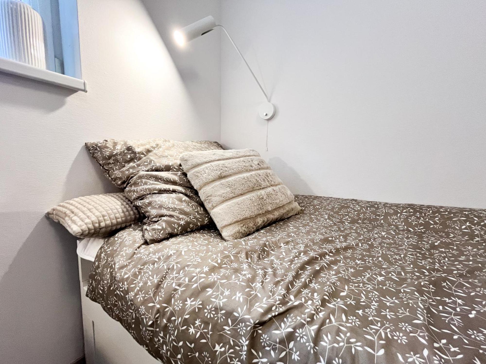 Apartmán Walk To Park, Modern 2Bd Kitchen! Balcony, Parking Vratislav Exteriér fotografie
