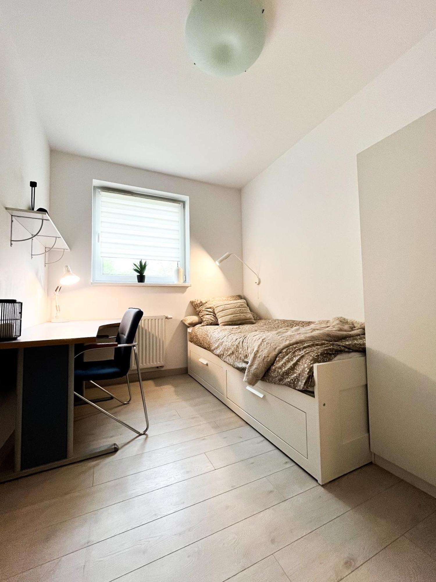 Apartmán Walk To Park, Modern 2Bd Kitchen! Balcony, Parking Vratislav Exteriér fotografie