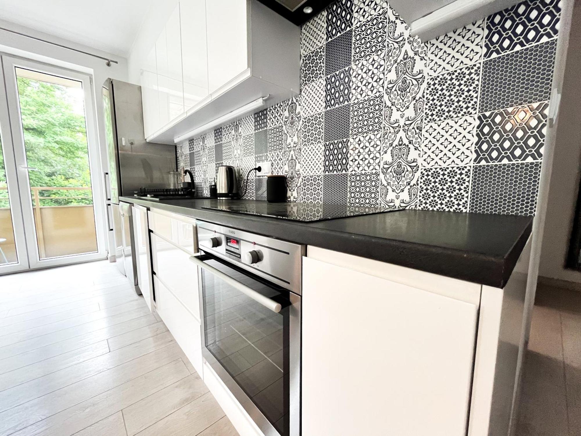 Apartmán Walk To Park, Modern 2Bd Kitchen! Balcony, Parking Vratislav Exteriér fotografie