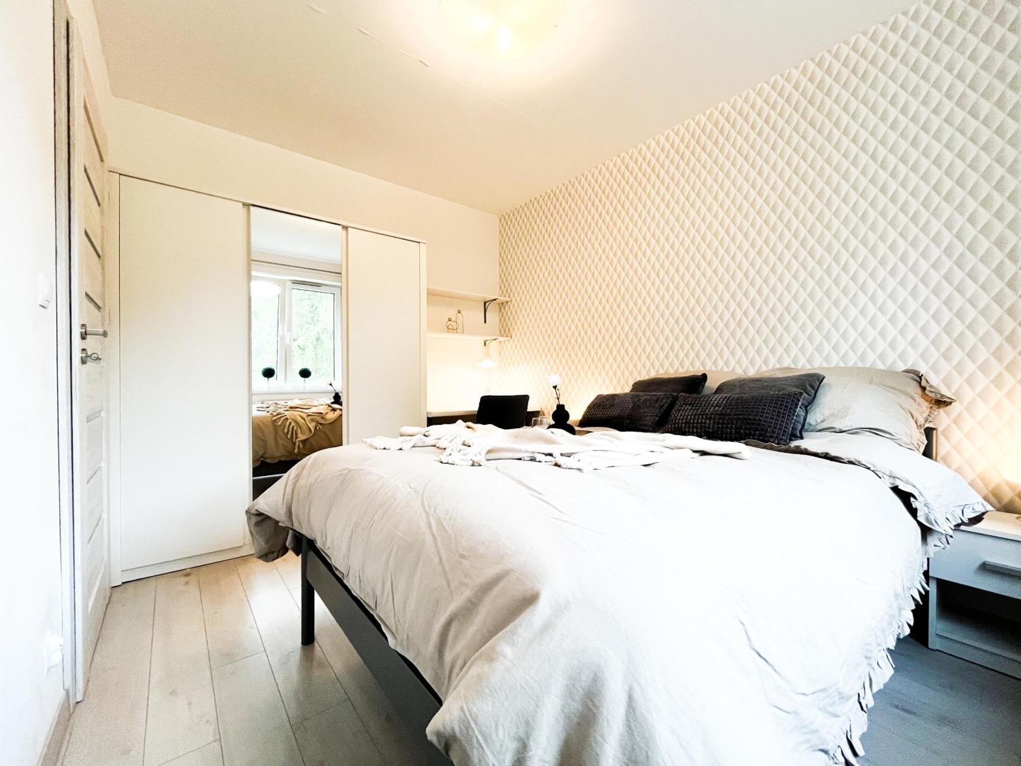 Apartmán Walk To Park, Modern 2Bd Kitchen! Balcony, Parking Vratislav Exteriér fotografie